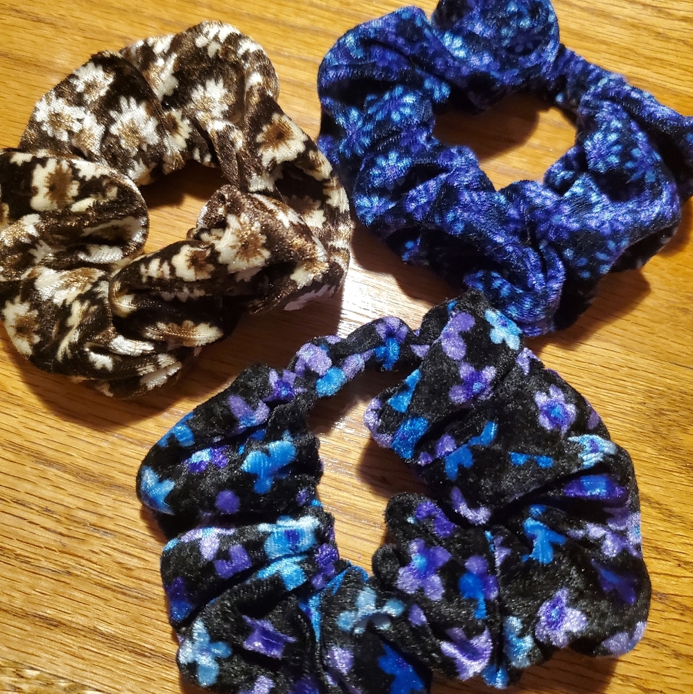 9 Velvet Hair Scrunchies - Picture 3 of 6